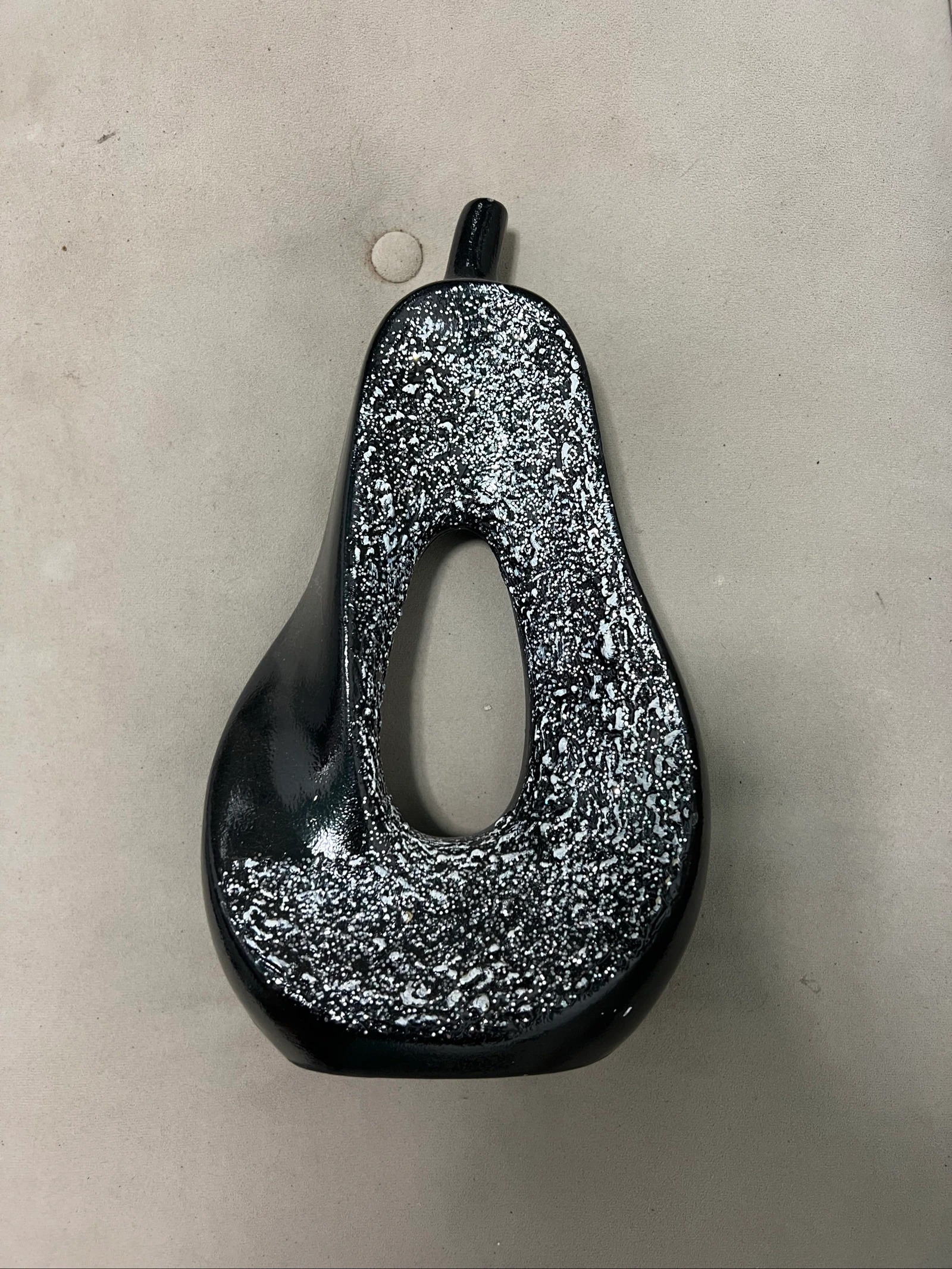 Poire décorative noire